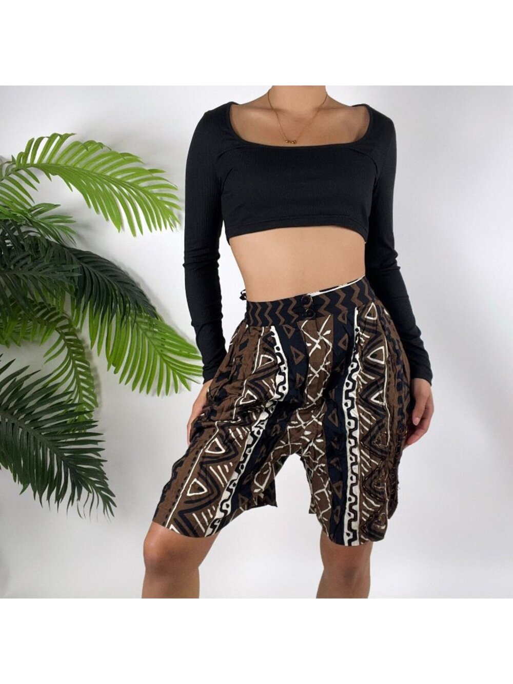 Vintage 90s Brown Tribal Boho Print Indie Retro High Waisted Bermuda Shorts / M